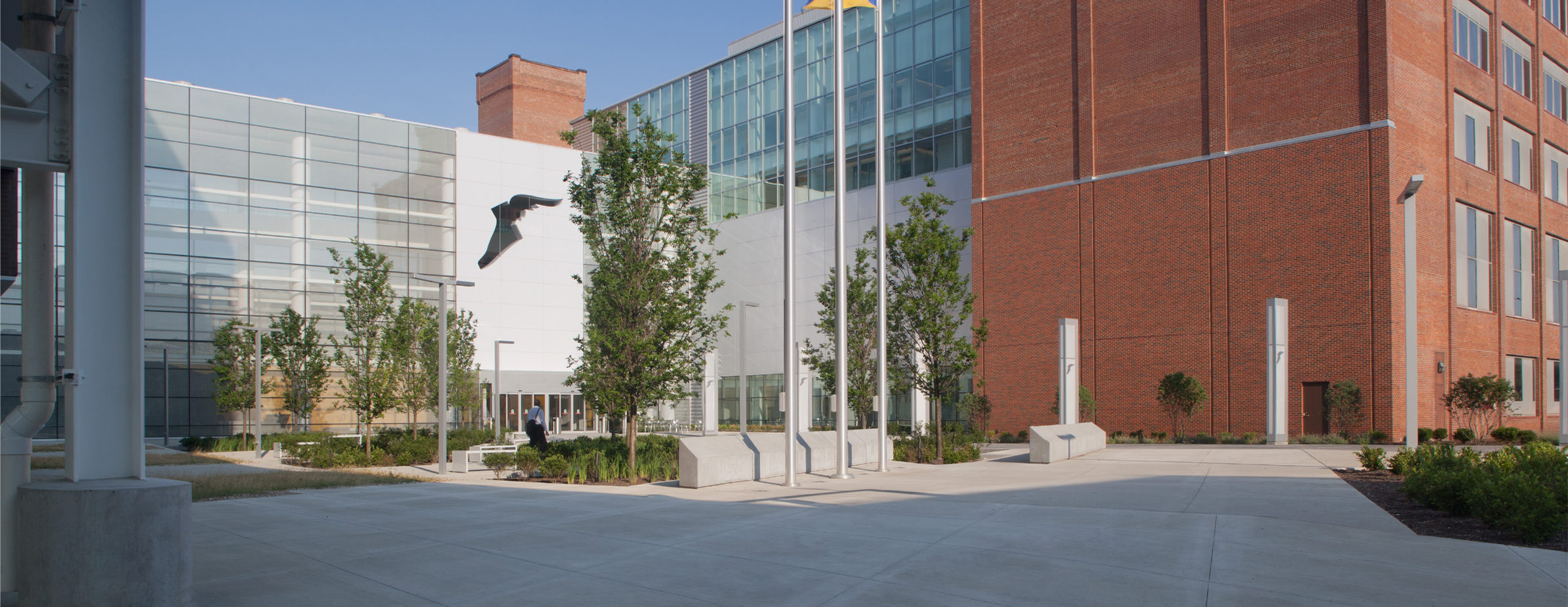 IRG Realty Advisors Comprehensive Commercial Real Estate Solutions